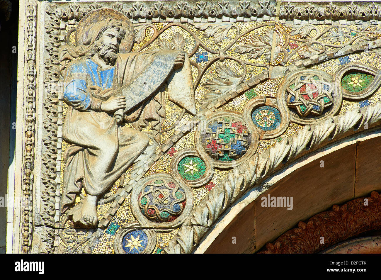 Sculptures médiévales de la façade de la Basilique St Marc, Venise, Italie Banque D'Images