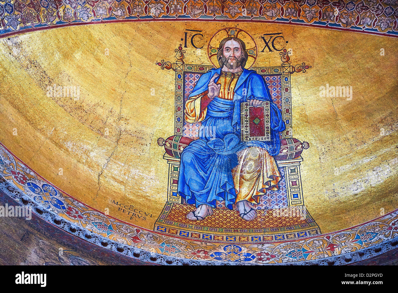 Sur l'abside sur chant bol-vault le grand Christ Pantocrator, la Basilique St Marc de Venise. Basilique San Marco Banque D'Images