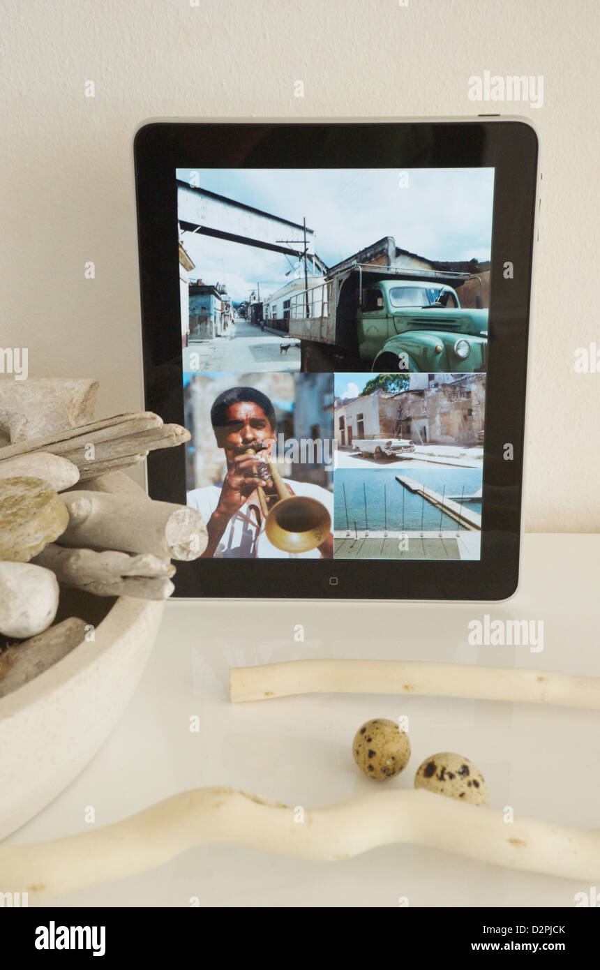 Hambourg, Allemagne, l'iPad d'Apple comme un cadre photo numérique Photo  Stock - Alamy