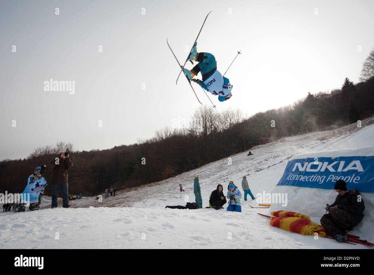 VALCA, Slovaquie - 13 février : saut d'Adam Cagan à Nokia Freestyle Tour 2011, le 13 février 2011 à Valca, Slovaquie Banque D'Images