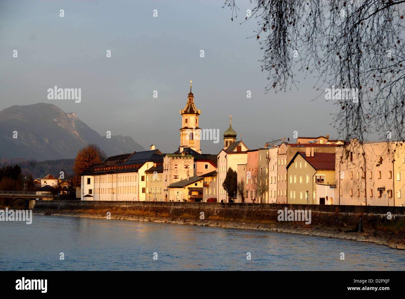 La ville de Rattenberg sur la rivière Inn, Tyrol, Autriche Banque D'Images