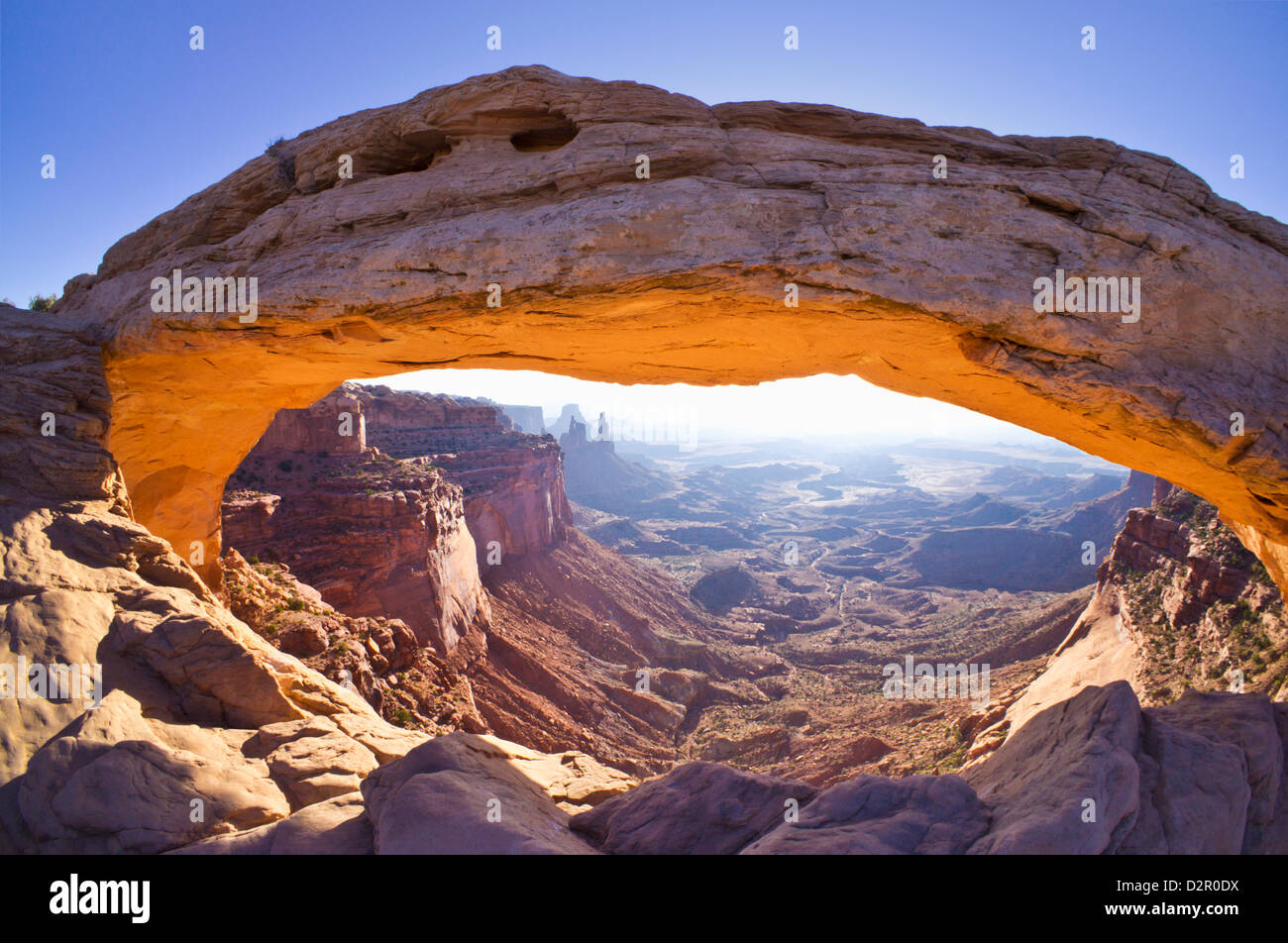 Mesa Arch lever du soleil, l'île dans le ciel, Canyonlands National Park, Utah, États-Unis d'Amérique, Amérique du Nord Banque D'Images