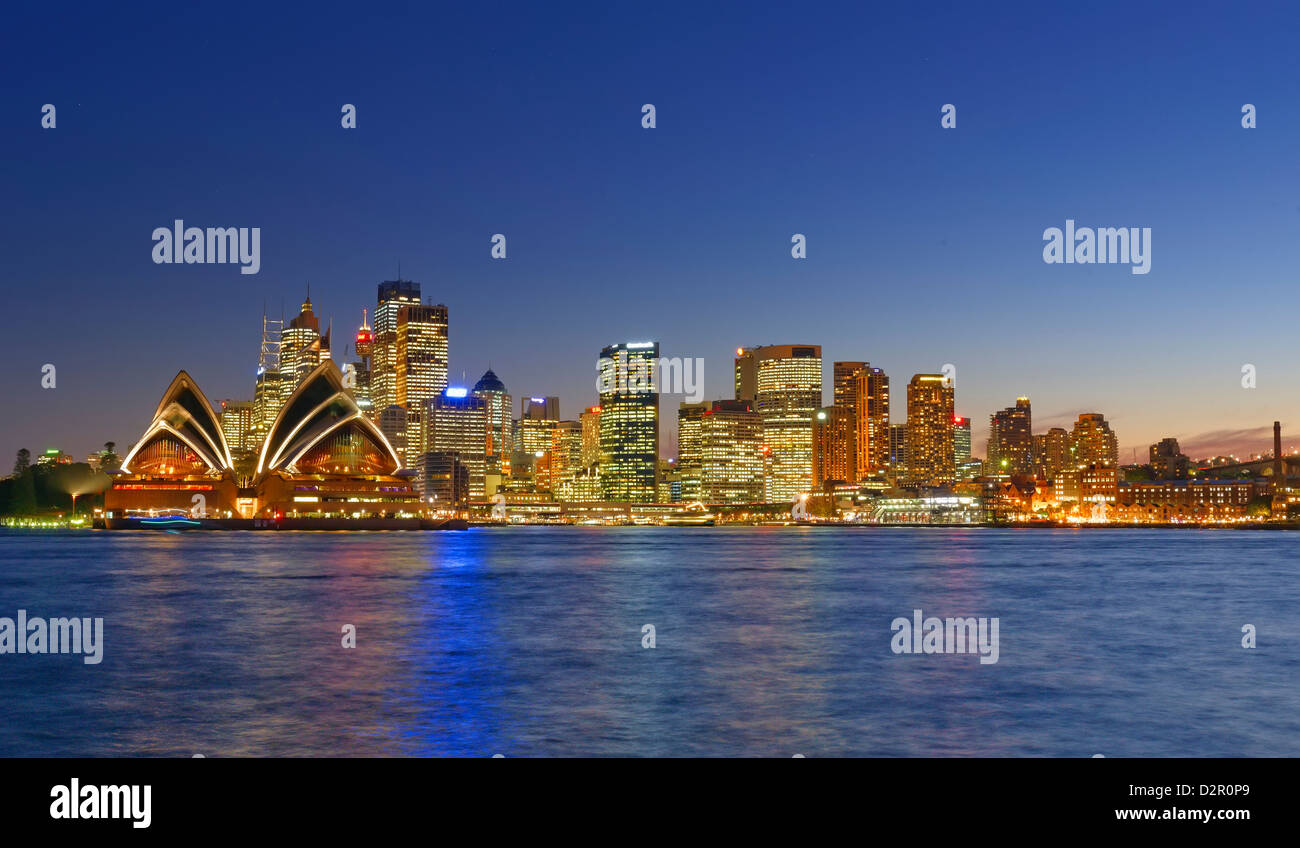 Opera House et Sydney skyline, Sydney, Nouvelle-Galles du Sud, Australie, Pacifique Banque D'Images