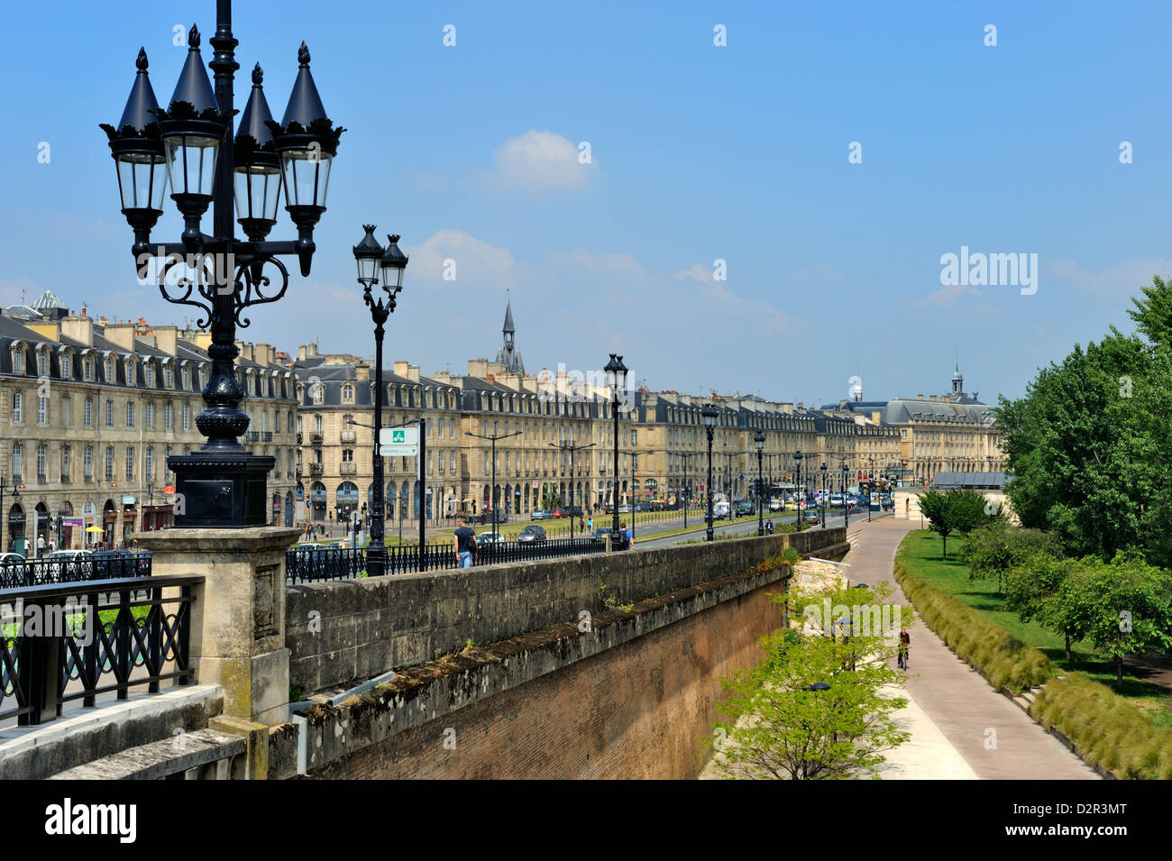 Les bâtiments au bord de l'eau connu comme les quais, Bordeaux, UNESCO World Heritage Site, Gironde, Aquitaine, France, Europe Banque D'Images