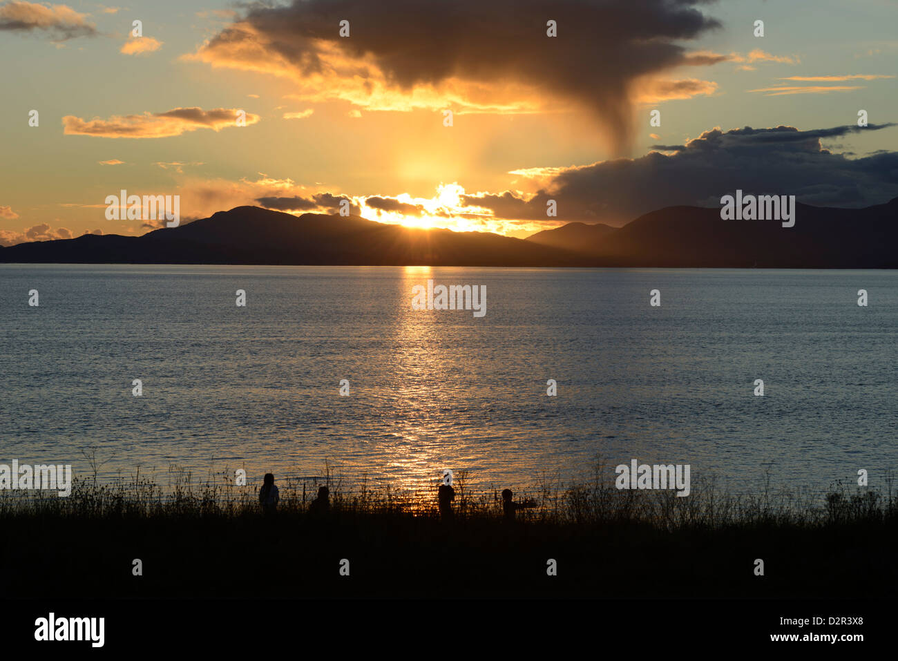 Coucher de soleil sur la baie d'Ardmucknish Lismore avec en arrière-plan, Highland, Ecosse, Royaume-Uni, Europe Banque D'Images