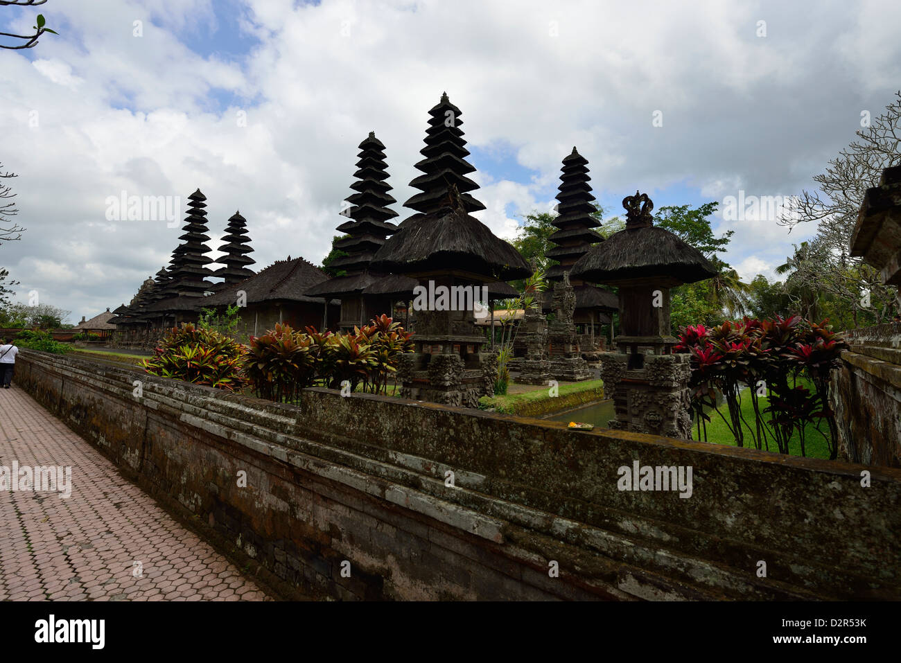 Meru à l'intérieur du Temple de Taman Ayun (Temple Royal de Mengwi) ; Centre de Bali, Indonésie. Banque D'Images