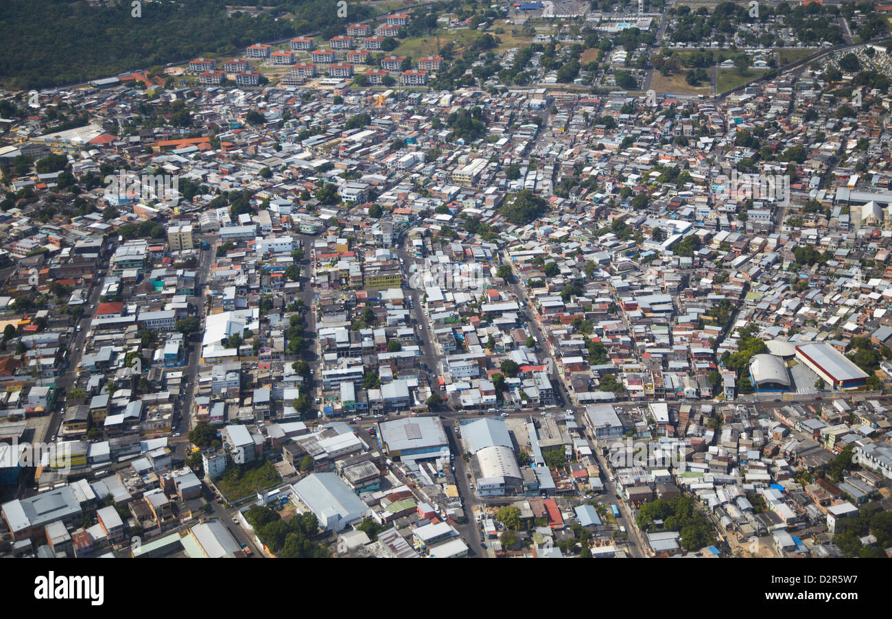 Vue aérienne de la banlieue de Manaus, Amazonas, Brésil, Amérique du Sud Banque D'Images