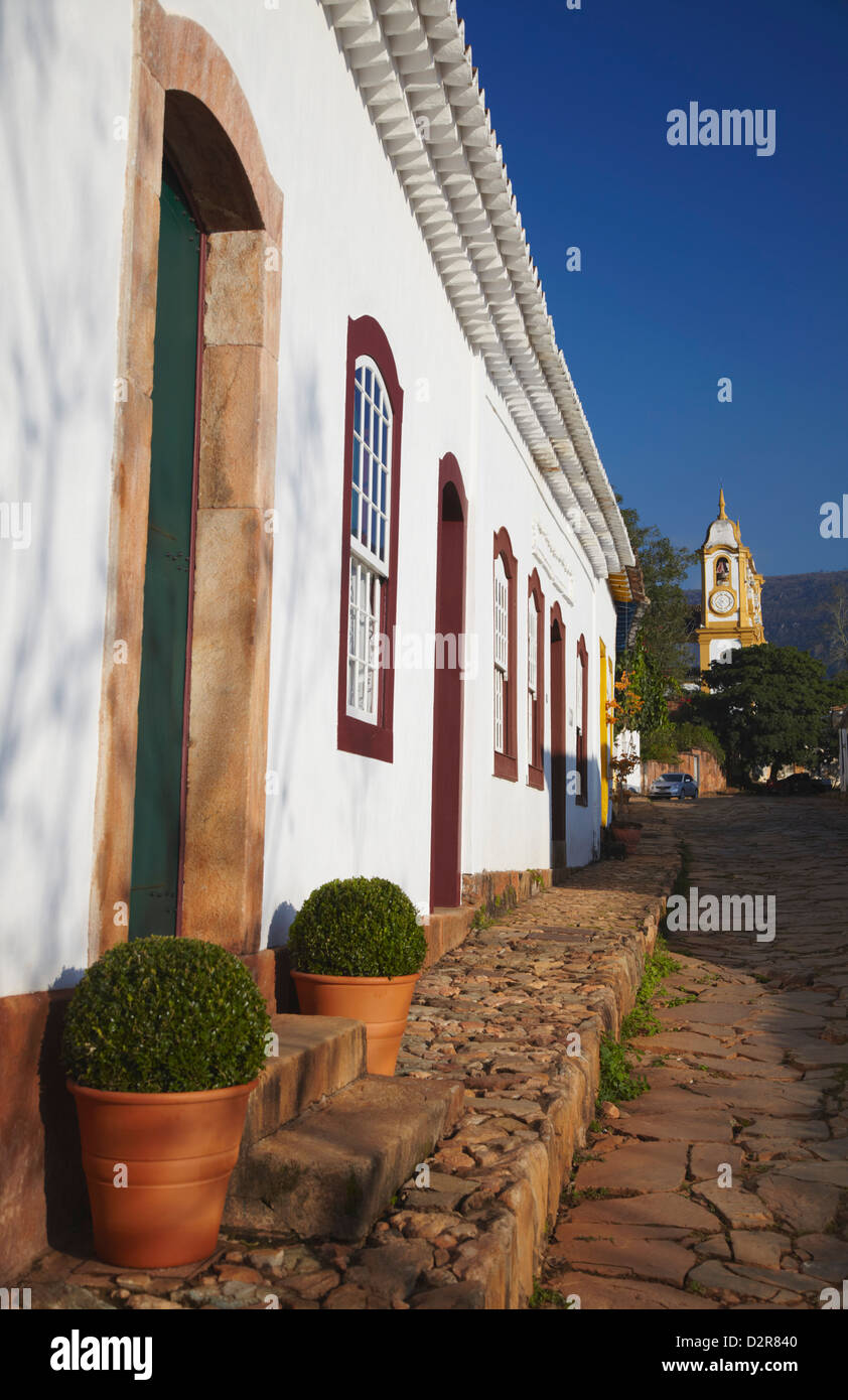 Les maisons coloniales et l'église Matriz de Santo Antonio, Tiradentes, Minas Gerais, Brésil, Amérique du Sud Banque D'Images