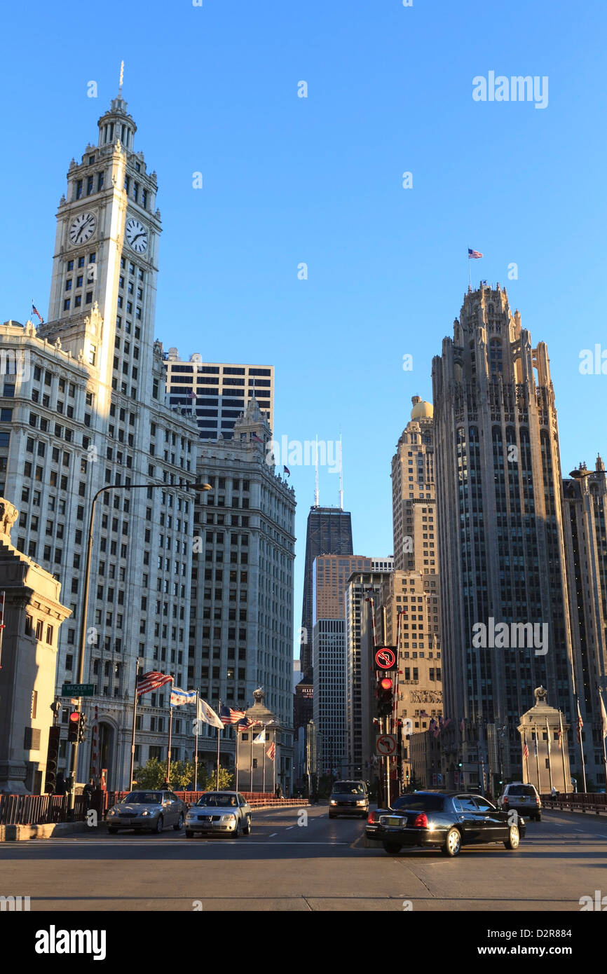 Le Wrigley Building et la Tribune Tower, North Michigan Avenue, Chicago, Illinois, États-Unis d'Amérique, Amérique du Nord Banque D'Images