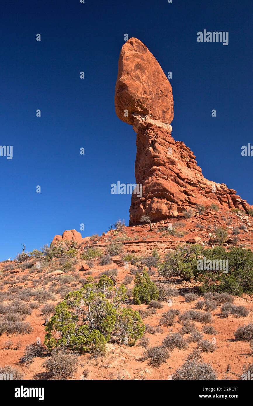 Balanced Rock, Arches National Park, Moab, Utah, États-Unis d'Amérique, Amérique du Nord Banque D'Images