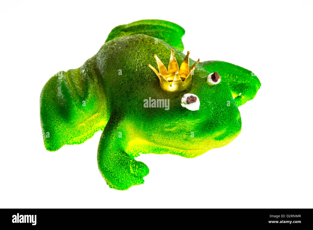 Peu de massepain figure, grenouille verte king. Symbole de porte-bonheur. Banque D'Images