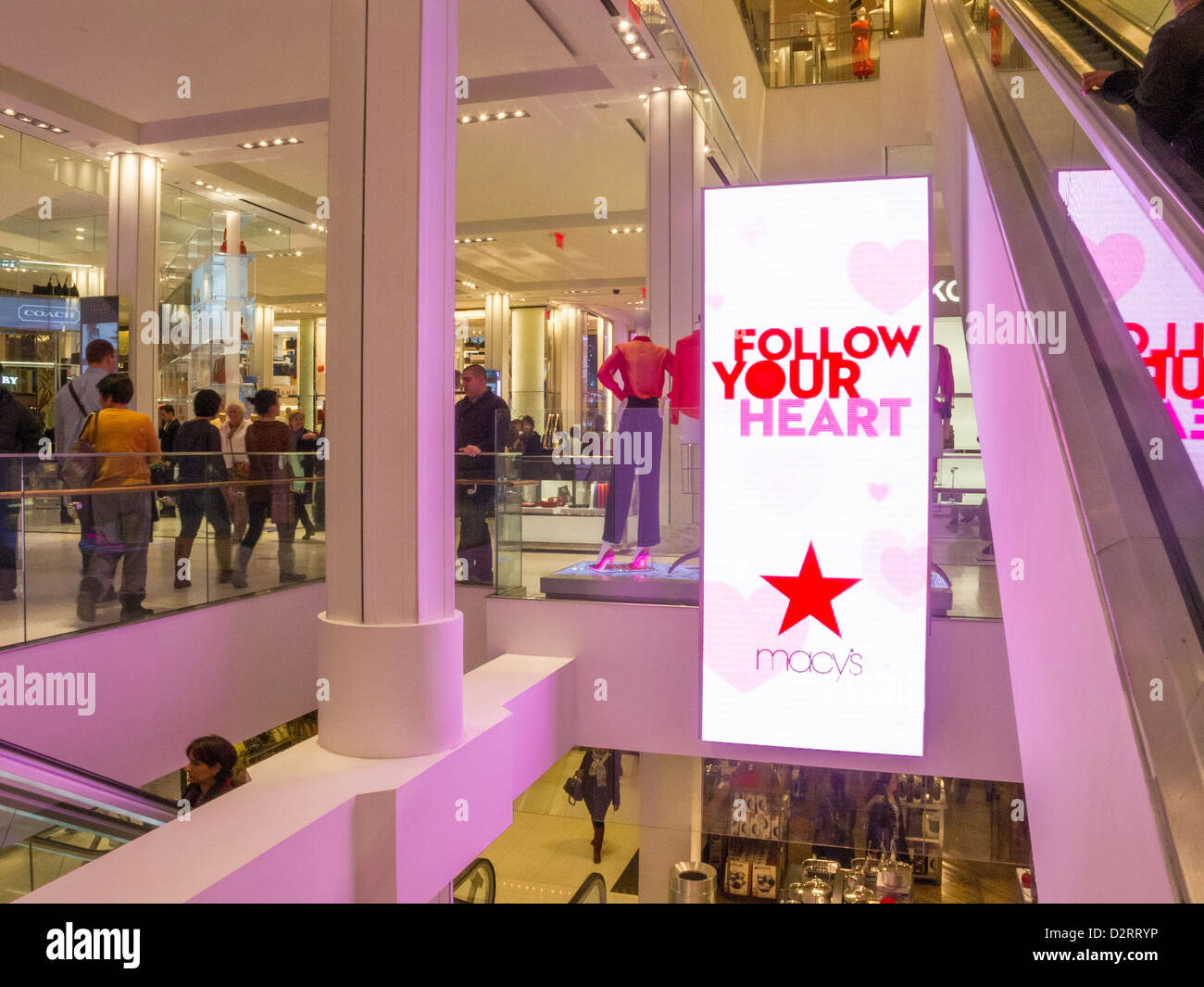 Du grand magasin Macy's Valentine's Day Afficher, NYC Banque D'Images