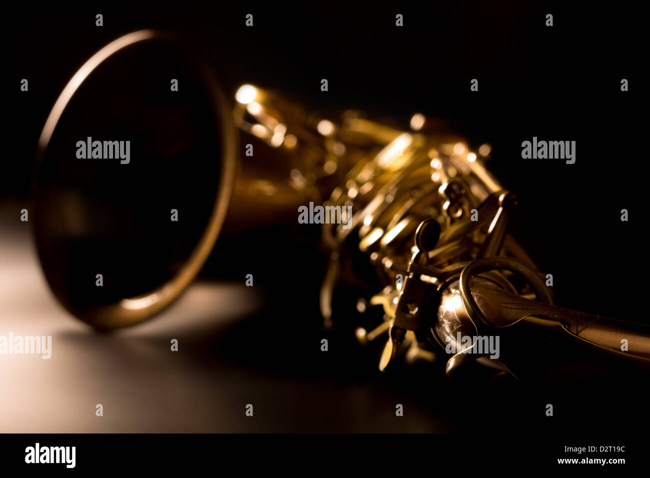 Sax Tenor Saxophone or macro avec focus sélectif sur noir Banque D'Images