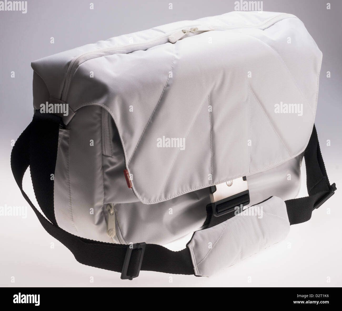 Manfrotto Stile Unica VII sac photo - un grand sac à bandoulière type messenger - blanc à kep cool Banque D'Images