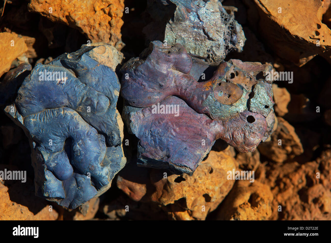 Metal fer minéral coloré surface texture macro détail Banque D'Images