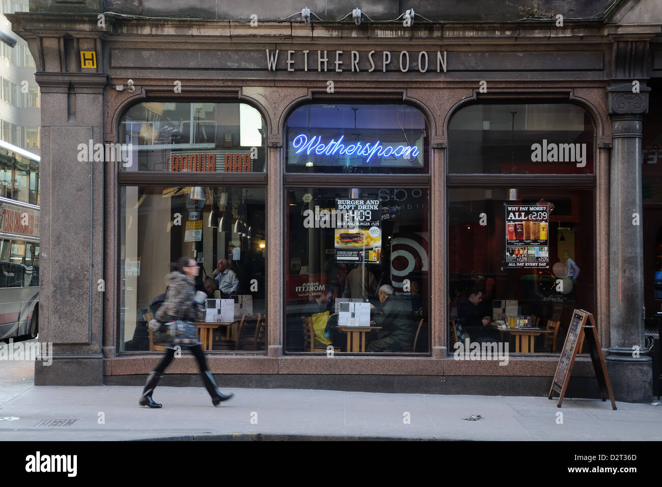 Bar et restaurant Wetherspoons sur Sauchiehall Street dans le centre-ville de Glasgow. Banque D'Images
