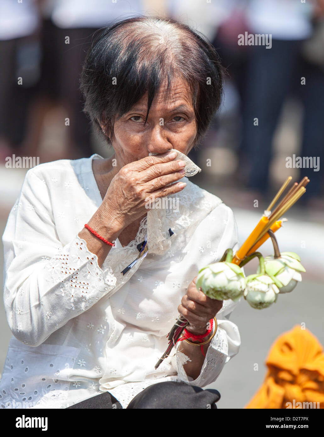 Phnom Penh, Cambodge. 1er février 2013. Les gens priant lors des funérailles du roi Norodom Sihanouk, qui est décédé en octobre. Credit : Combre Stephane / Alamy Live News Banque D'Images