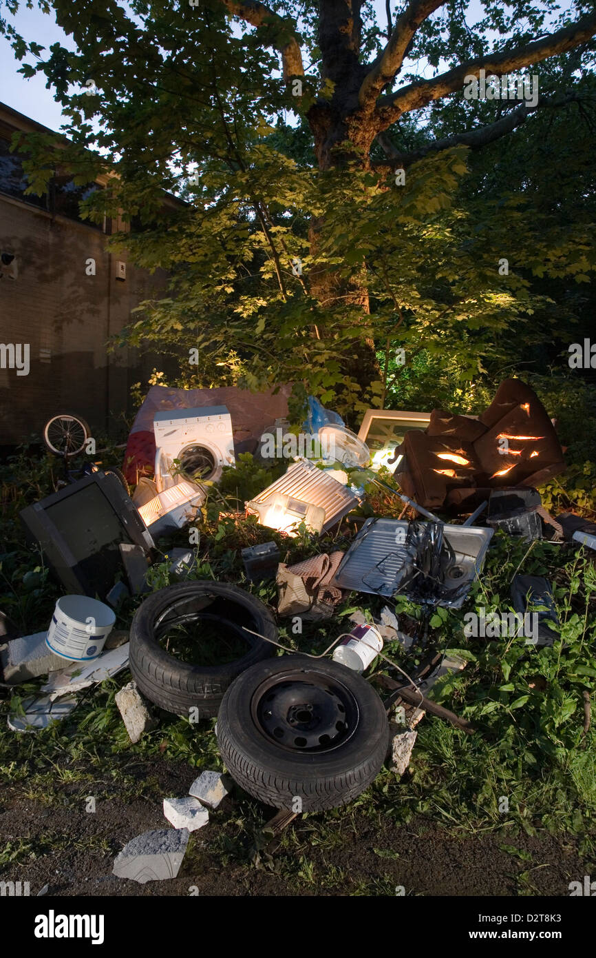 Embout de mouche à ordures nuit dans un parc. Banque D'Images