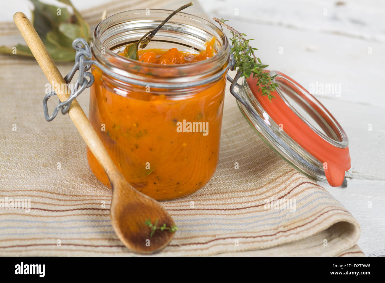 Pot de conserve de rhubarbe Banque de photographies et d’images à haute