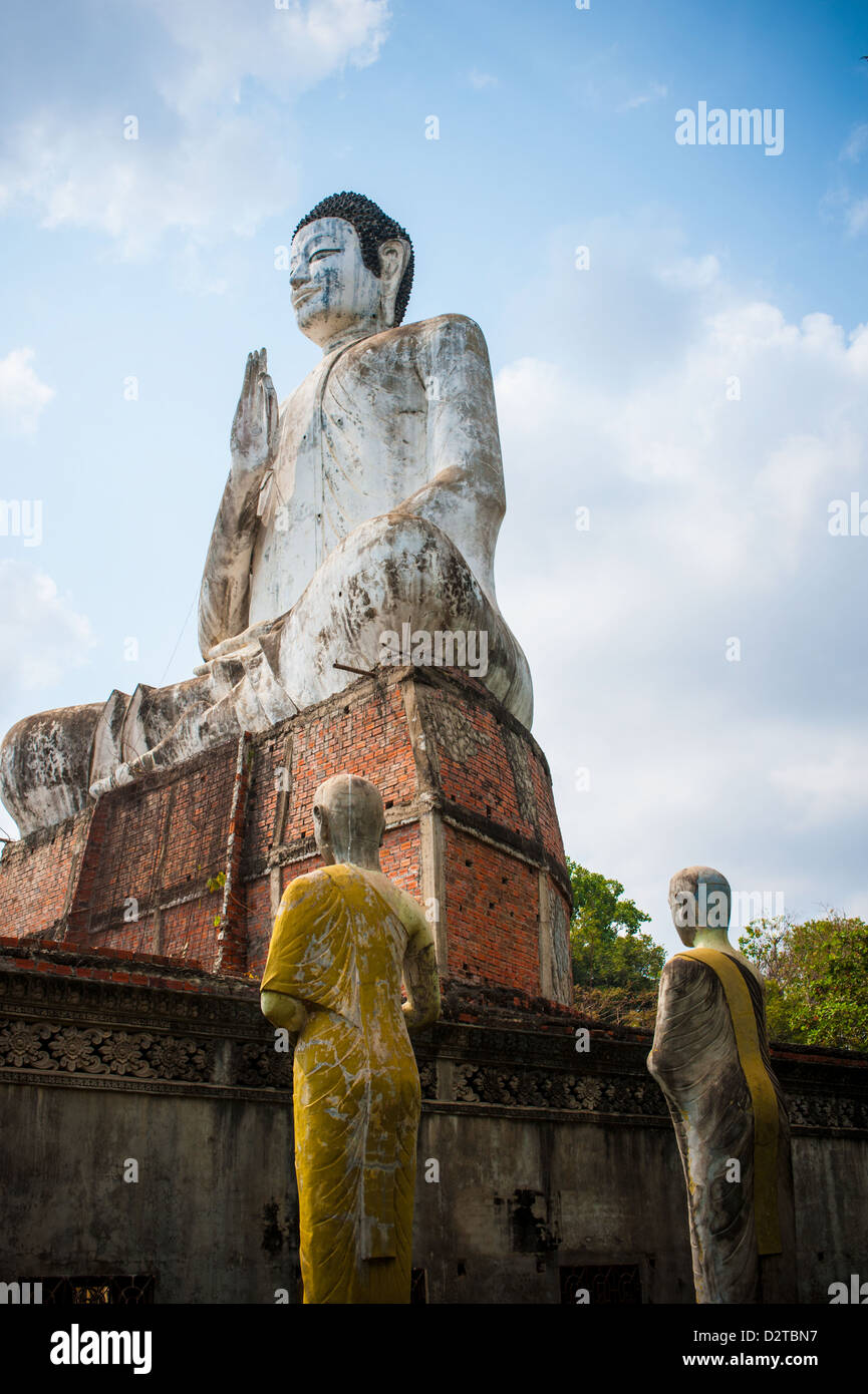 Wat Ek Phnom statue de bouddha à Battambang au Cambodge Banque D'Images