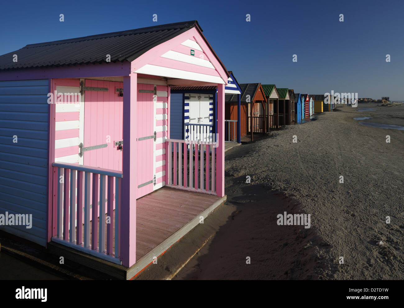 Cabines de plage en bord de mer. Banque D'Images