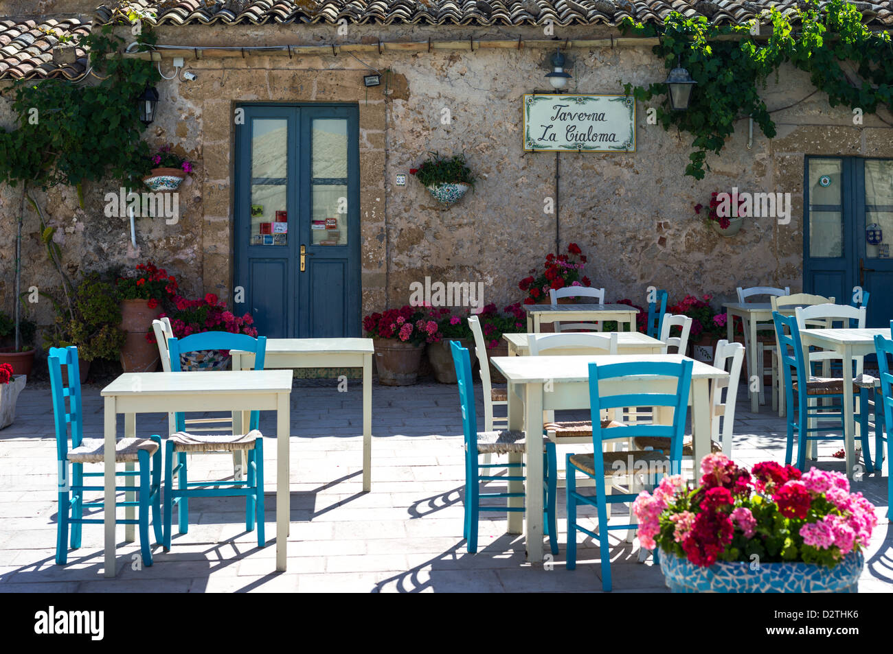 Italie, Sicile, Marzamemi, une vieille taverne dans Piazza Regina Margherita Banque D'Images