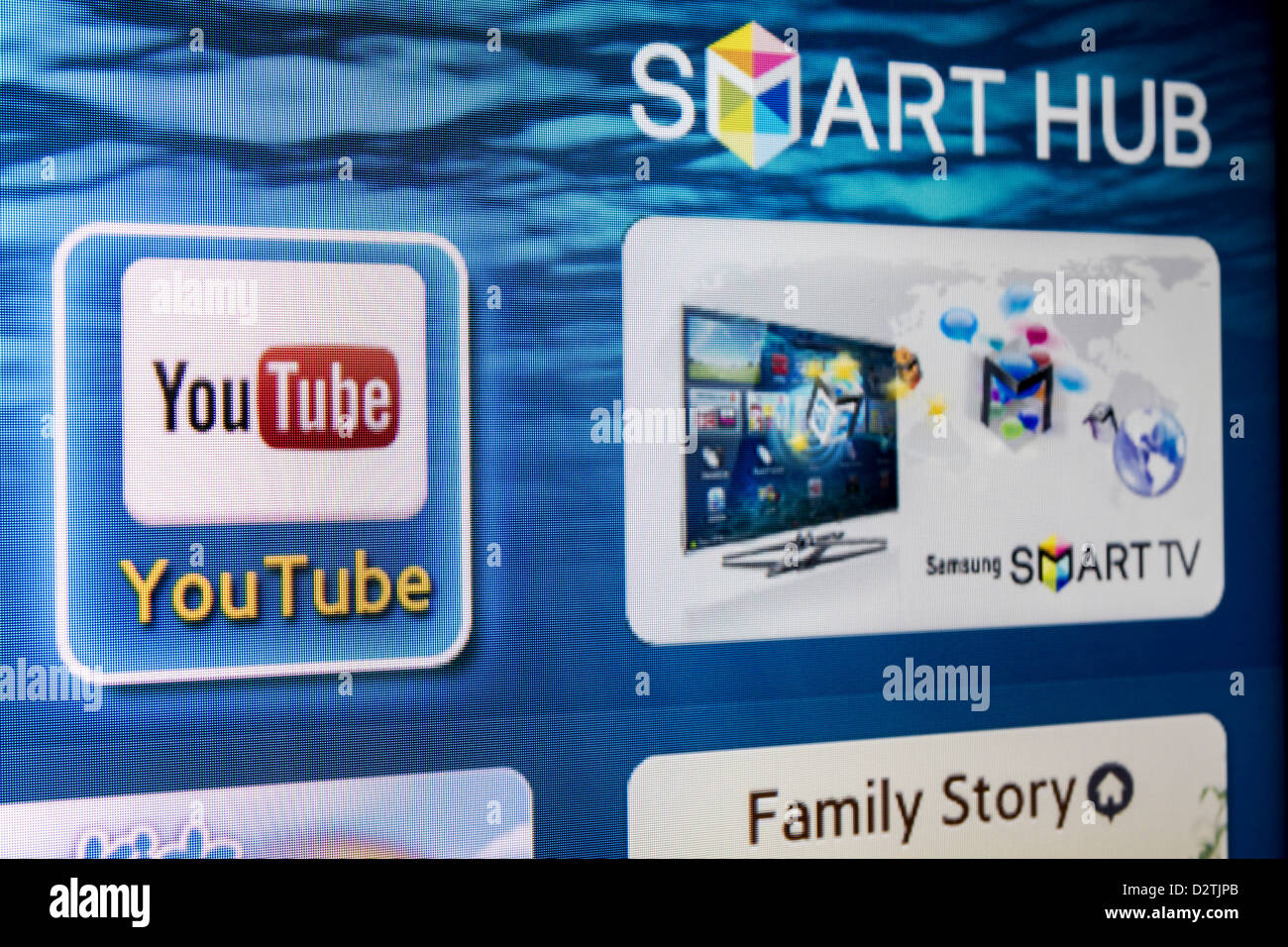 Icône de l'application YouTube sur un écran de télévision. YouTube est le plus reconnu site de partage vidéo, créé en 2005. Banque D'Images