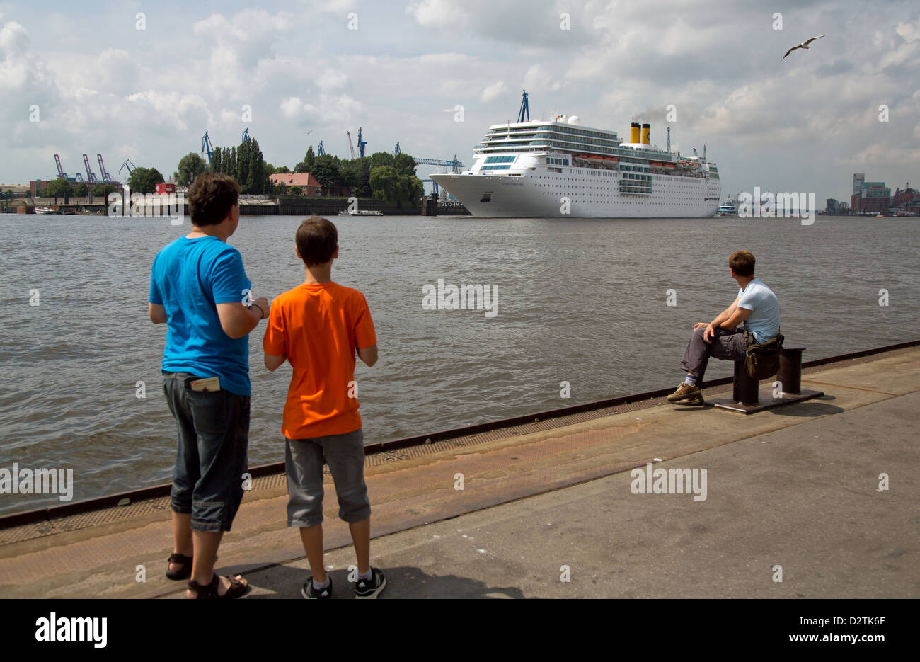Hambourg, Allemagne, le Costa Romantica bateau de croisière dans le port de Hambourg Banque D'Images