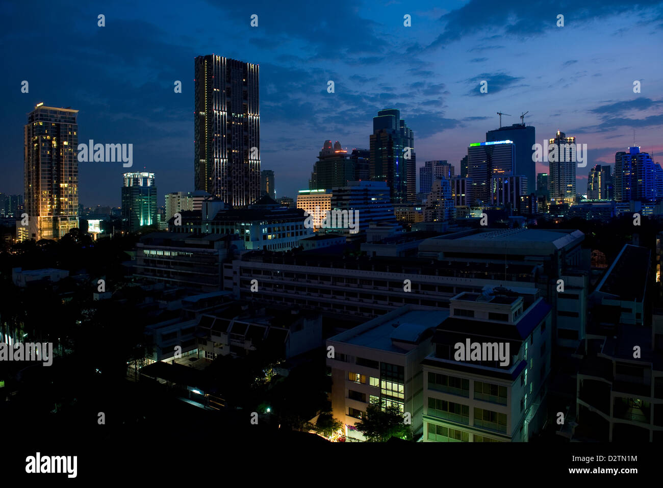 Bangkok, Thaïlande, Sala Daeng district at night Banque D'Images