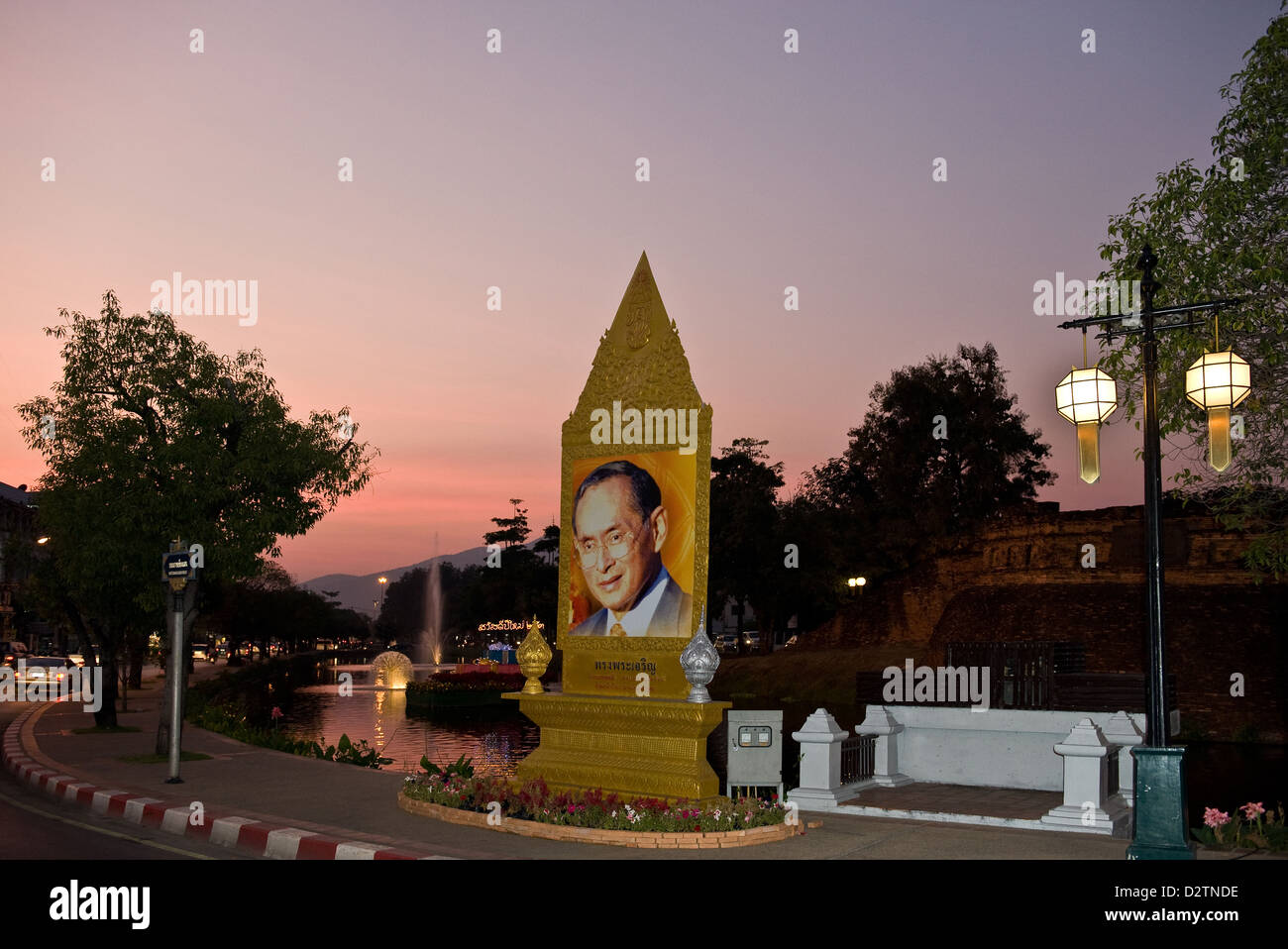 Chiang Mai, Thaïlande, l'affiche du roi Bhumibol Adulyadej sur le Katam Corner Banque D'Images