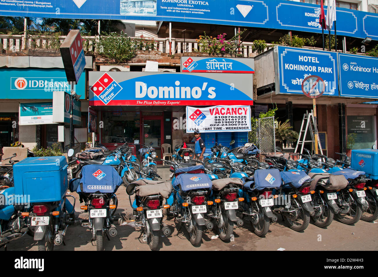 Domino's la banlieue de Bandra Mumbai ( Bombay ) Inde Fast Foo Banque D'Images