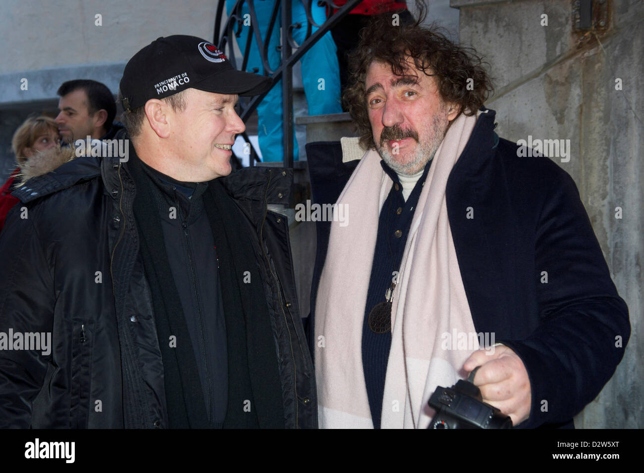 De gauche : SAR Albert Grimaldi avec Monthy Ombre (Masters) de l'Art Monaco Bob Race à l'Olympia Bob Run à Saint Moritz Saint-Moritz (Suisse) le 1er février 2013 Crédit photo : fotoSwiss.com/cattaneo Banque D'Images