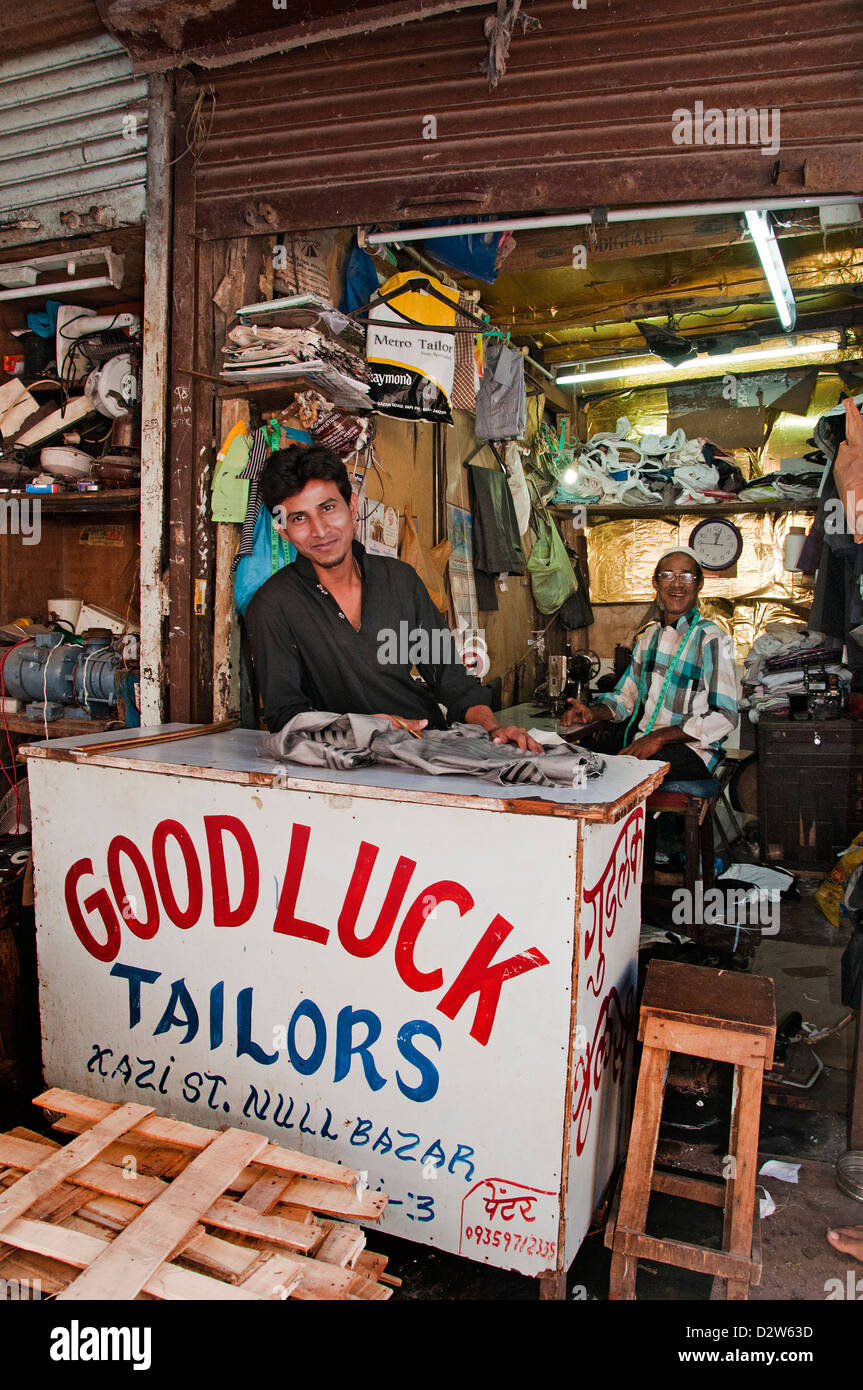 Bonne chance tailleurs Mumbai ( Bombay ) l'Inde près de Crawford Market Banque D'Images