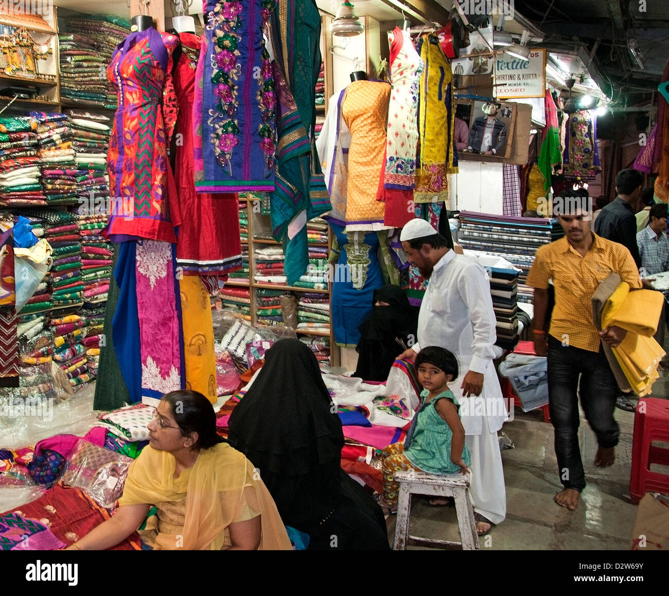Jetha Mulji Market est le plus grand marché du textile en Asie Mumbai ( Bombay ) l'Inde près de Zavari Bazaar et Crawford Market Banque D'Images