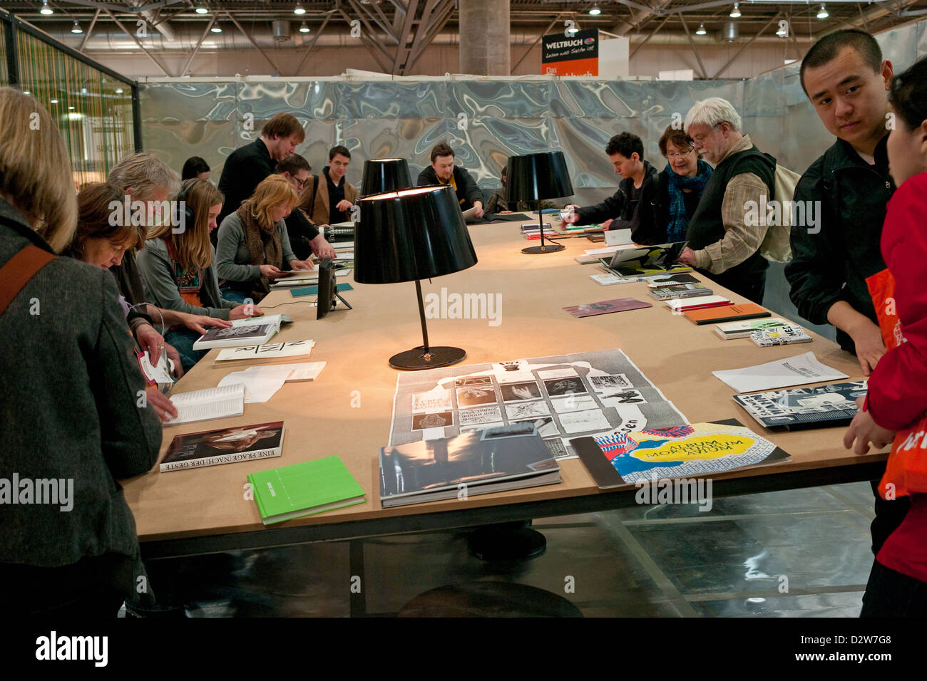Leipzig, Allemagne, les visiteurs de la Foire du livre de Leipzig 2010 Banque D'Images