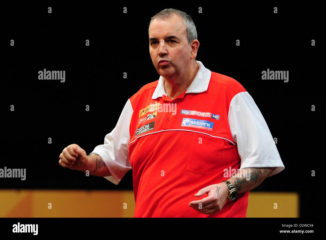 England's Phil Taylor se tient pendant la Coupe du Monde 2013 Betfair de fléchettes à Hambourg Sporthalle à Hambourg, Allemagne, 01 février 2013. Photo : Revierfoto Banque D'Images