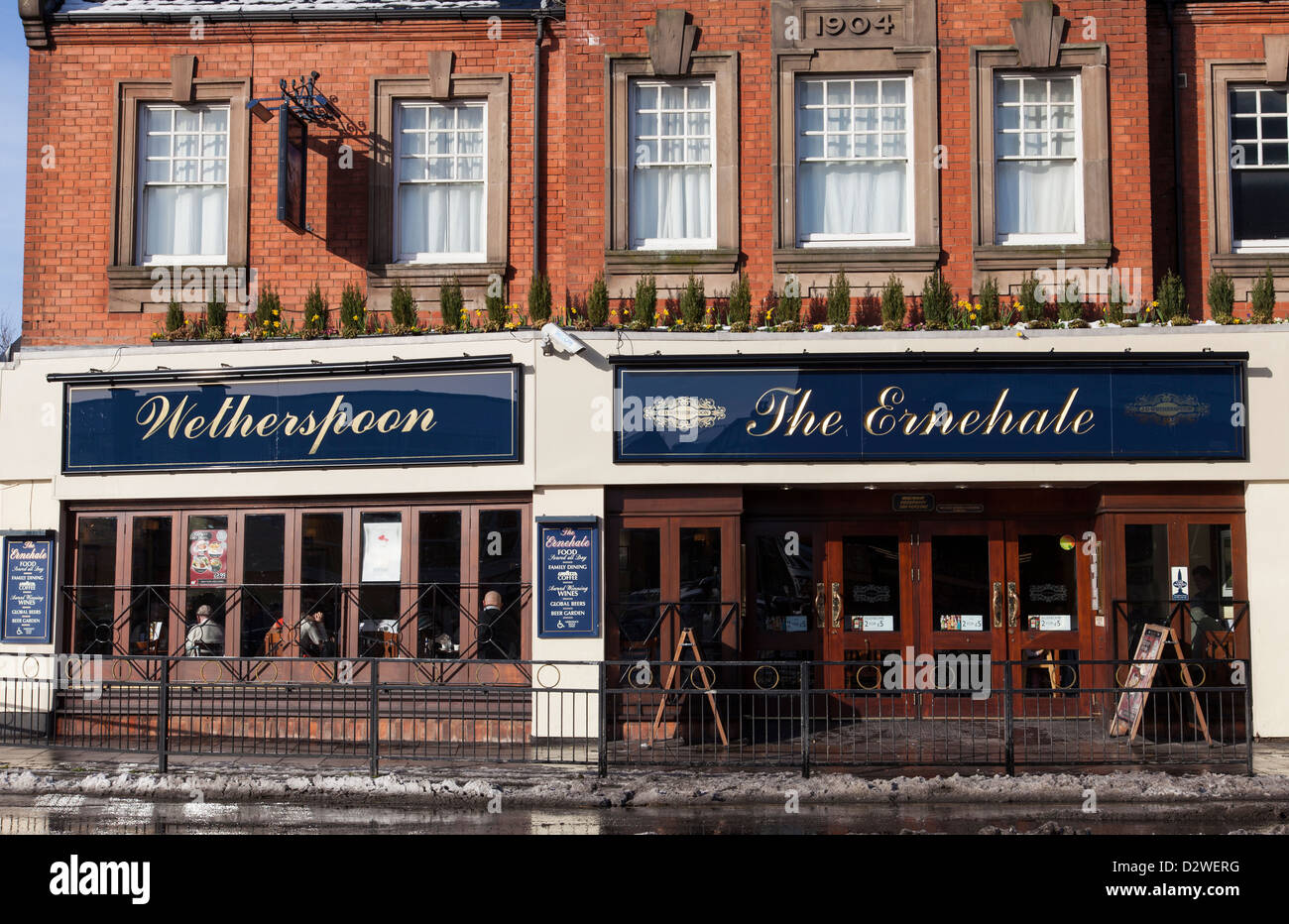 Une chambre, le public Wetherspoon dans Ernehale Arnold, Nottingham, Angleterre, Royaume-Uni Banque D'Images