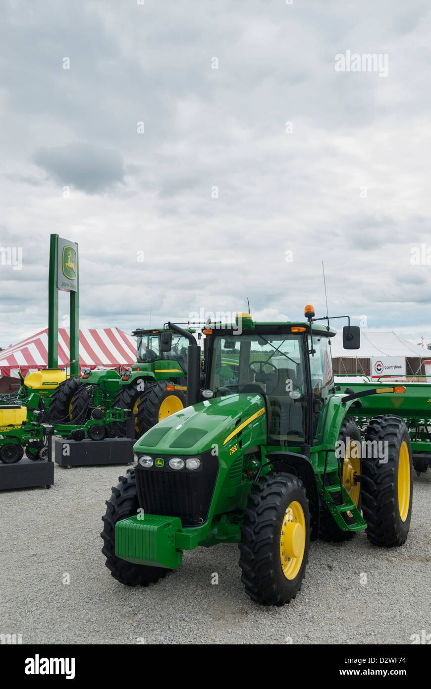Matériel agricole John Deere sur le salon en Ohio Banque D'Images