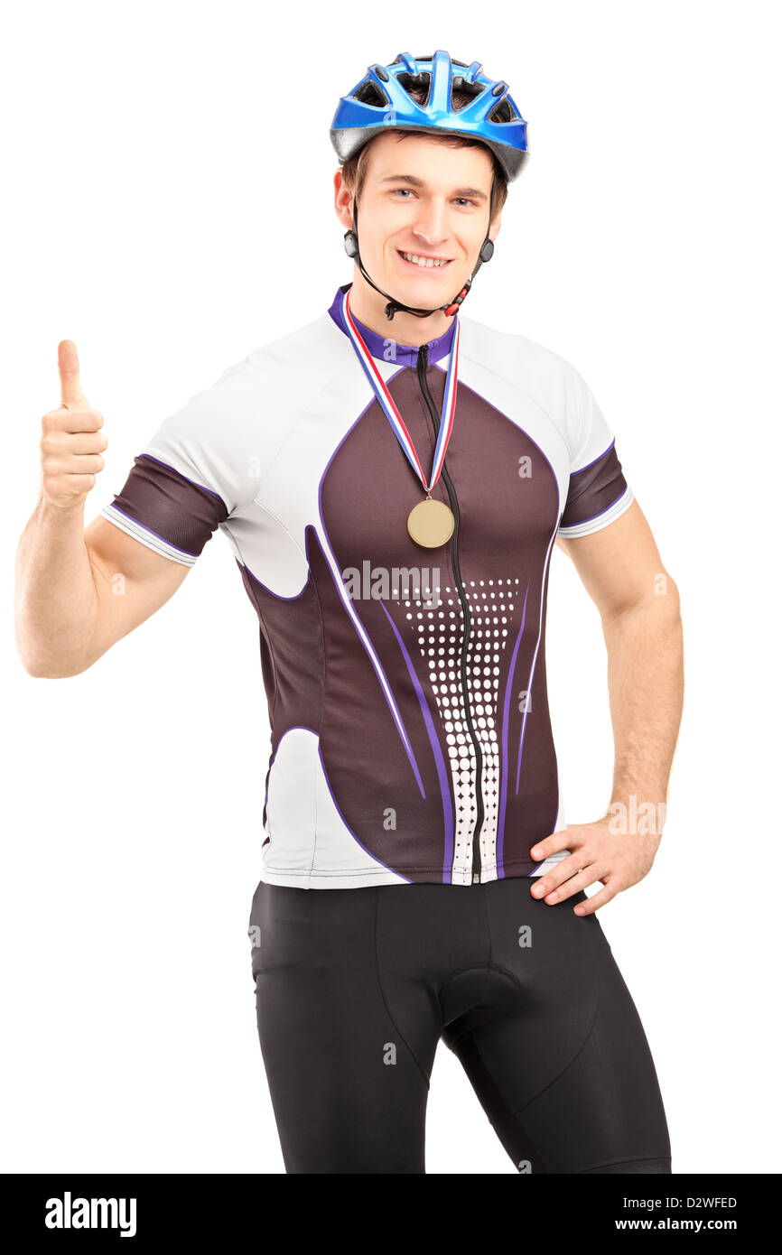 Mâle vainqueur cycliste avec une médaille d'or donner un pouce vers le haut isolé sur fond blanc Banque D'Images