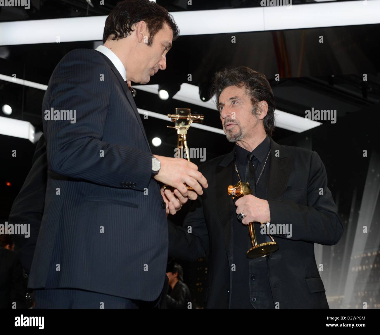 L'acteur Clive Owen, acteur Al Pacino G-d'assister à la 48e remise des prix de la caméra d'Or (Goldene Kamera) à l'Axel Springer Haus le 2 février 2013 à Berlin, Allemagne Banque D'Images