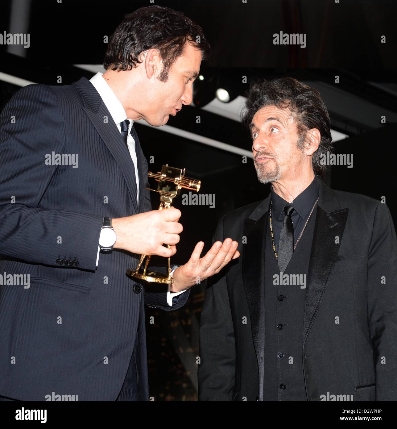 L'acteur Clive Owen, acteur Al Pacino G-d'assister à la 48e remise des prix de la caméra d'Or (Goldene Kamera) à l'Axel Springer Haus le 2 février 2013 à Berlin, Allemagne Banque D'Images