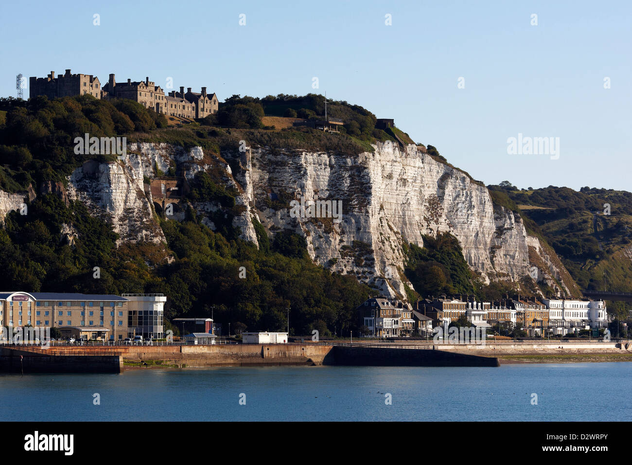 Vue sur les falaises et le front de mer de Douvres, Kent, UK Banque D'Images