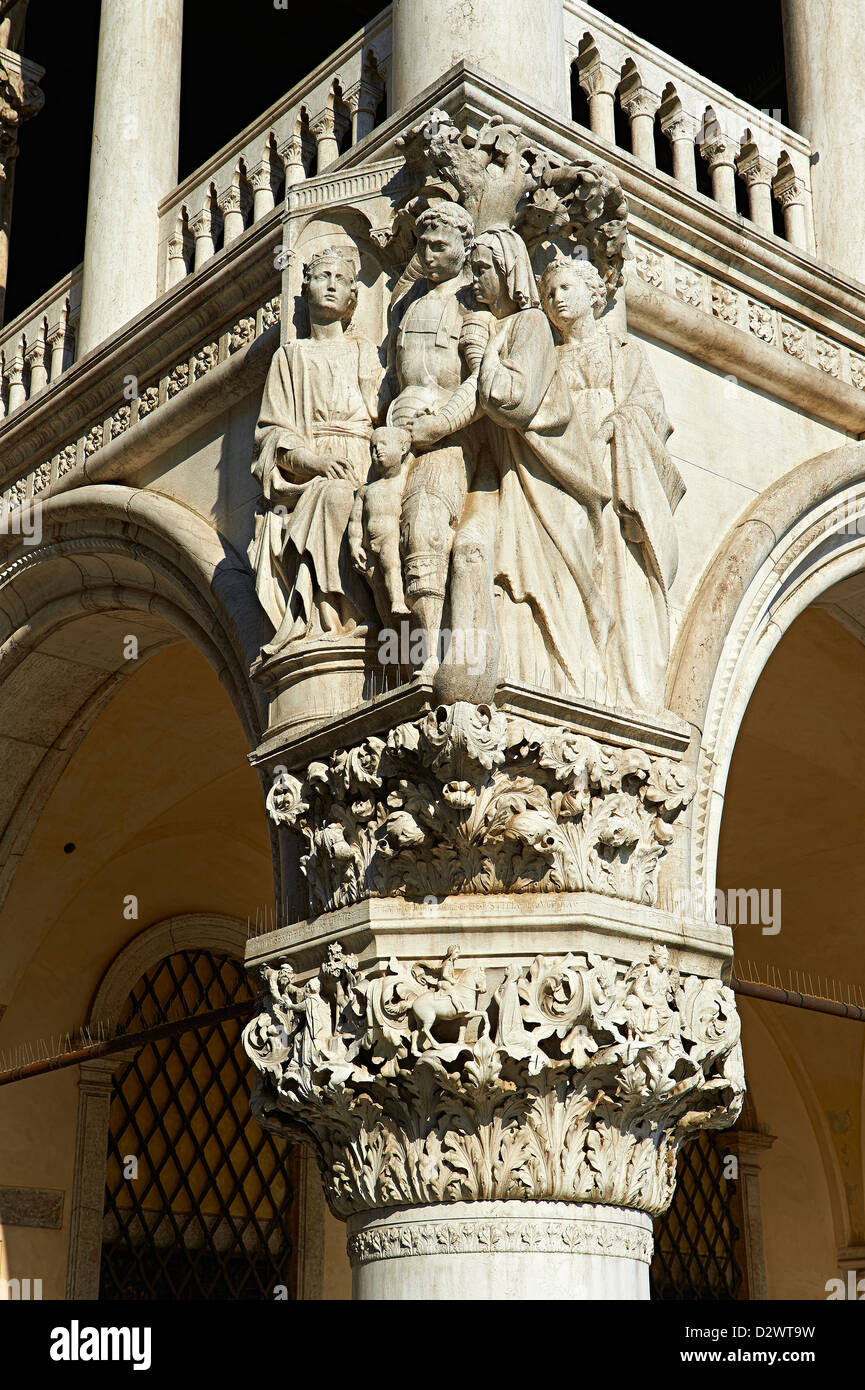 Le 14ème siècle de style gothique les détails architecturaux du palais des Doges sur la Place St Marc, Palais des Doges, Venise Italie Banque D'Images