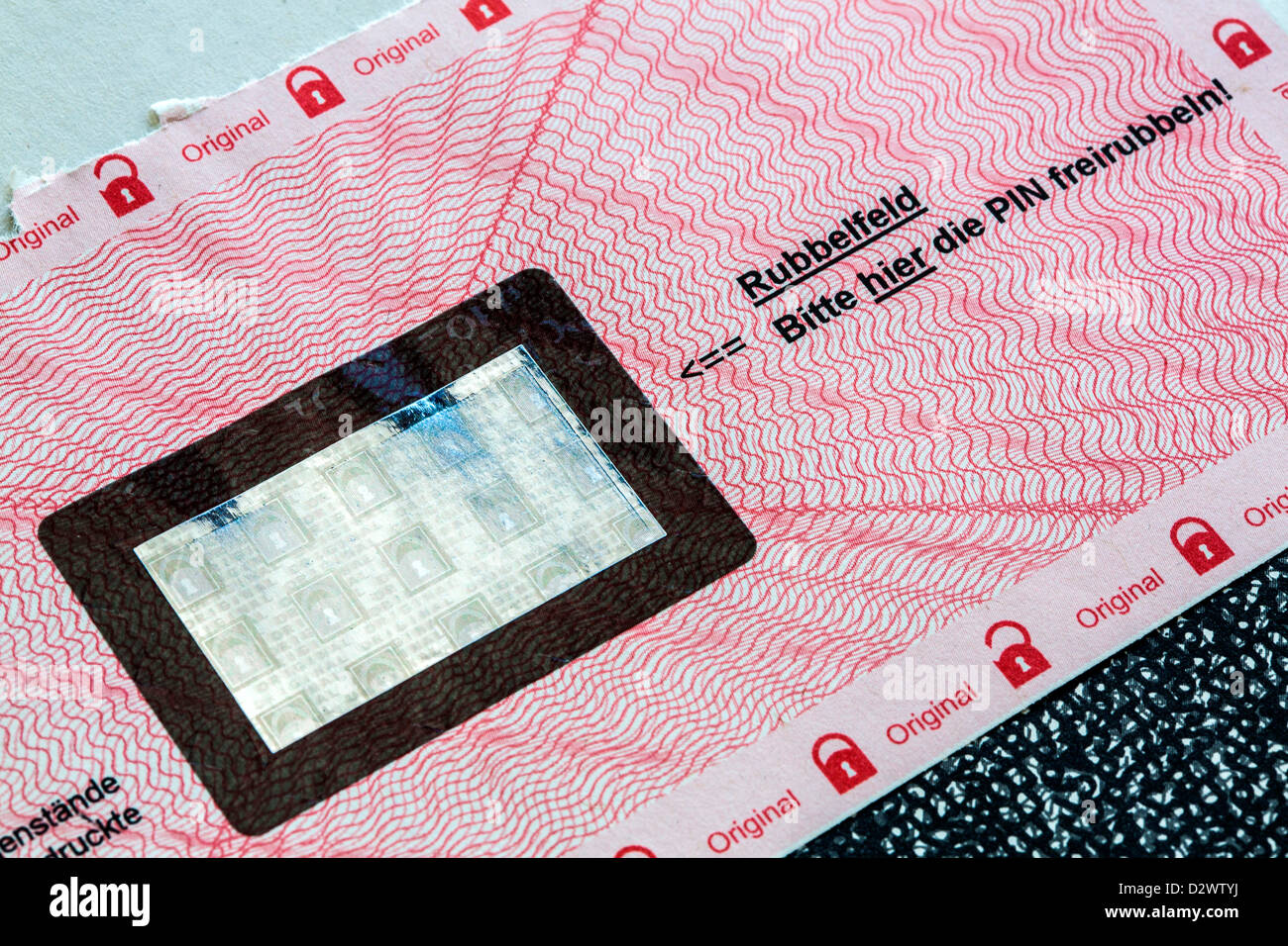 Libération d'une banque avec le numéro d'identification personnel, code PIN, pour une carte de crédit, carte de débit, carte cash. Banque D'Images