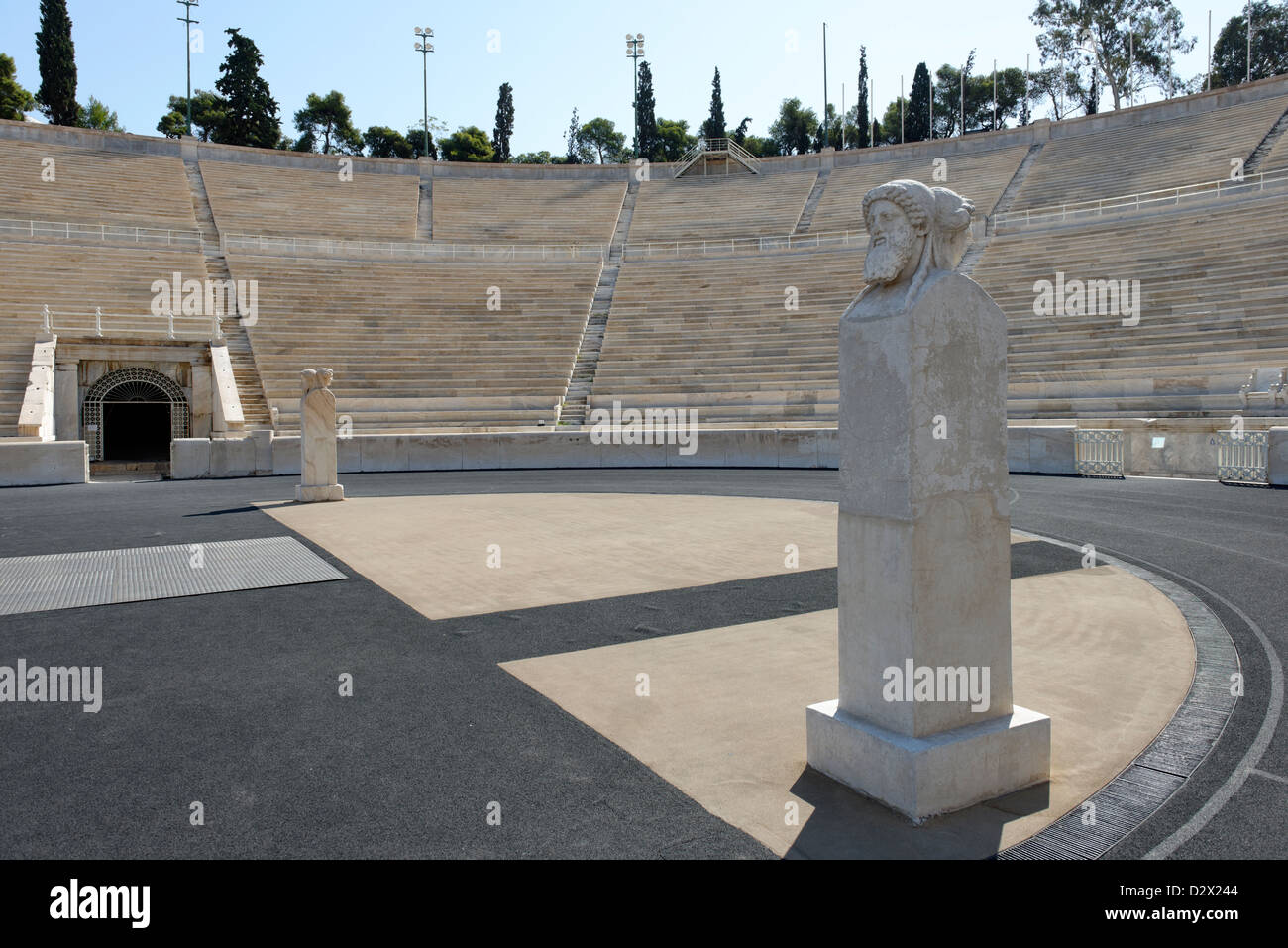 Stade Panathénaïque Athènes Grèce. L'un des deux côtés de l'herms distinctif extrémité incurvée du stade. Banque D'Images