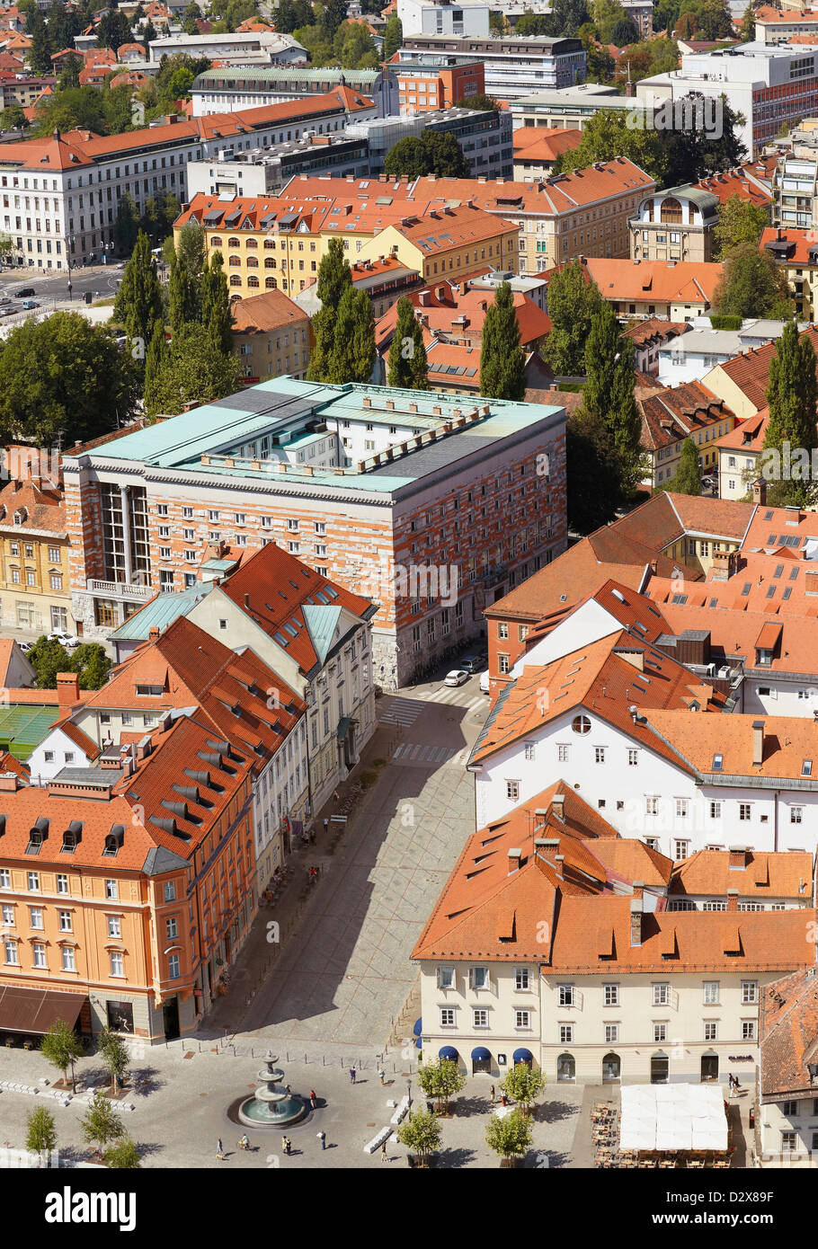 Bibliothèque Nationale et Universitaire, vue aérienne, Ljubljana, Slovénie Banque D'Images