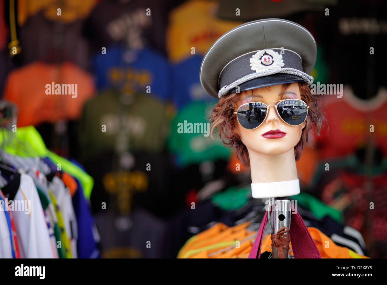 Berlin, Allemagne, la VAN Schirmmuetze sur un mannequin avec des lunettes Banque D'Images