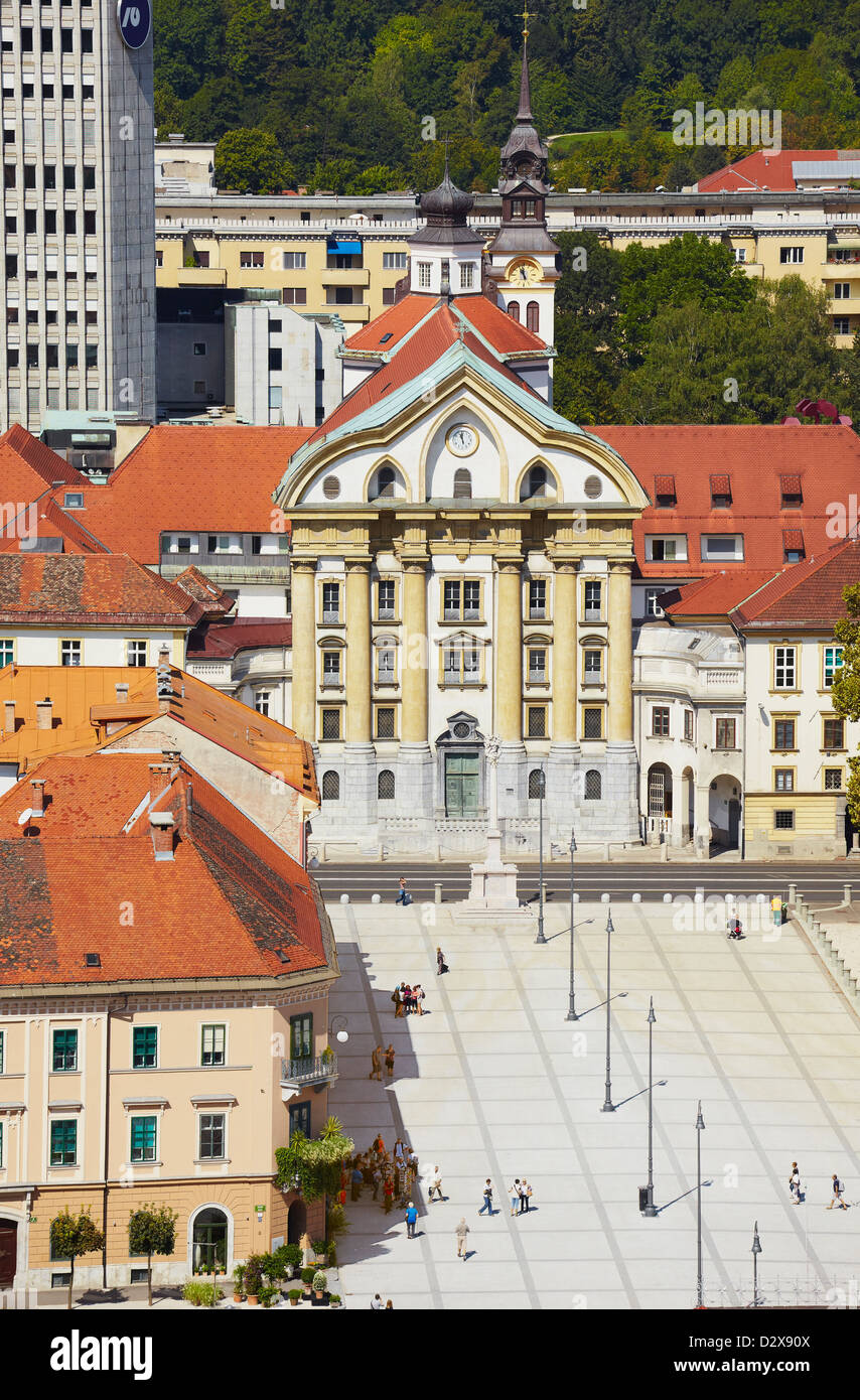 L'Église des Ursulines de la Sainte Trinité vue aérienne, Ljubljana, Slovénie Banque D'Images