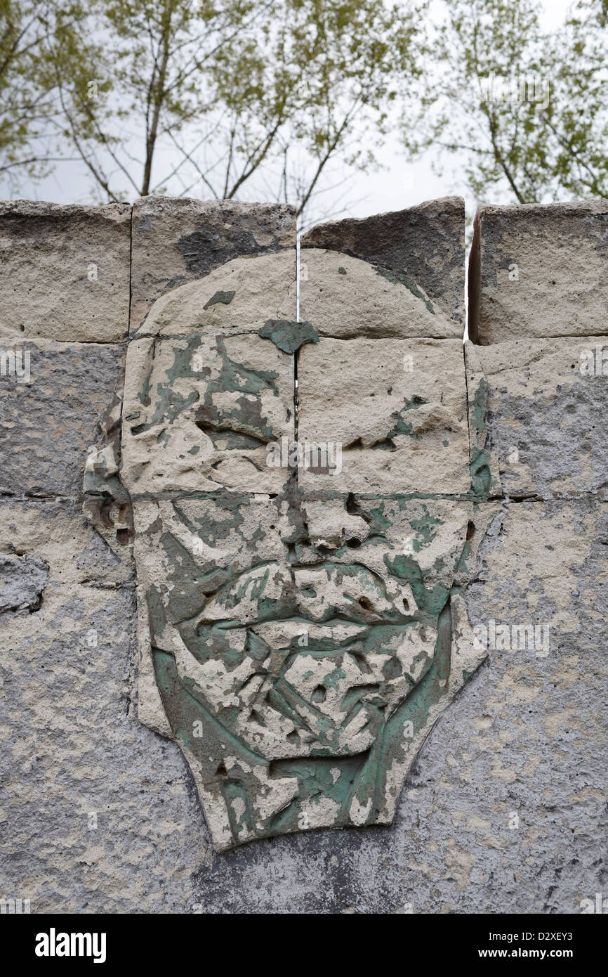 Drögen, l'Allemagne, avec la peinture murale Portrait de Lénine Banque D'Images