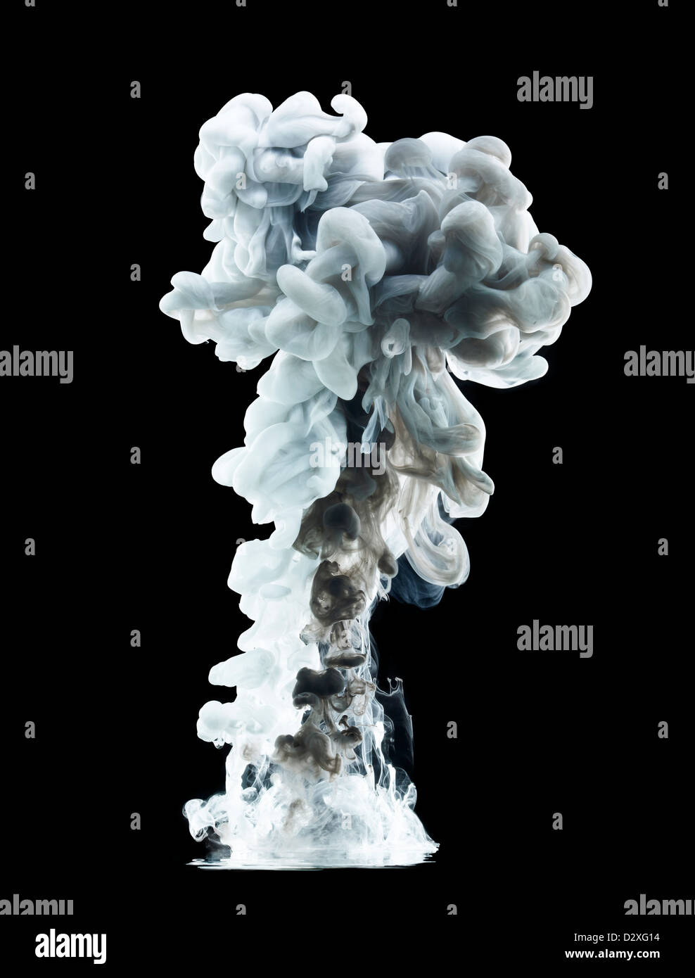 Nuage de fumée gris et blanc Banque D'Images